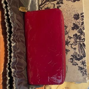 Louis Vuitton vernis zippy Wallet